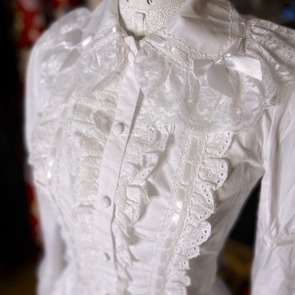 « NEW » Victorian White Blouse - Picture 2 of 4